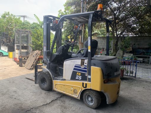 Xe nâng điện ngồi lái 2.5 tấn KOMATSU FB25-12