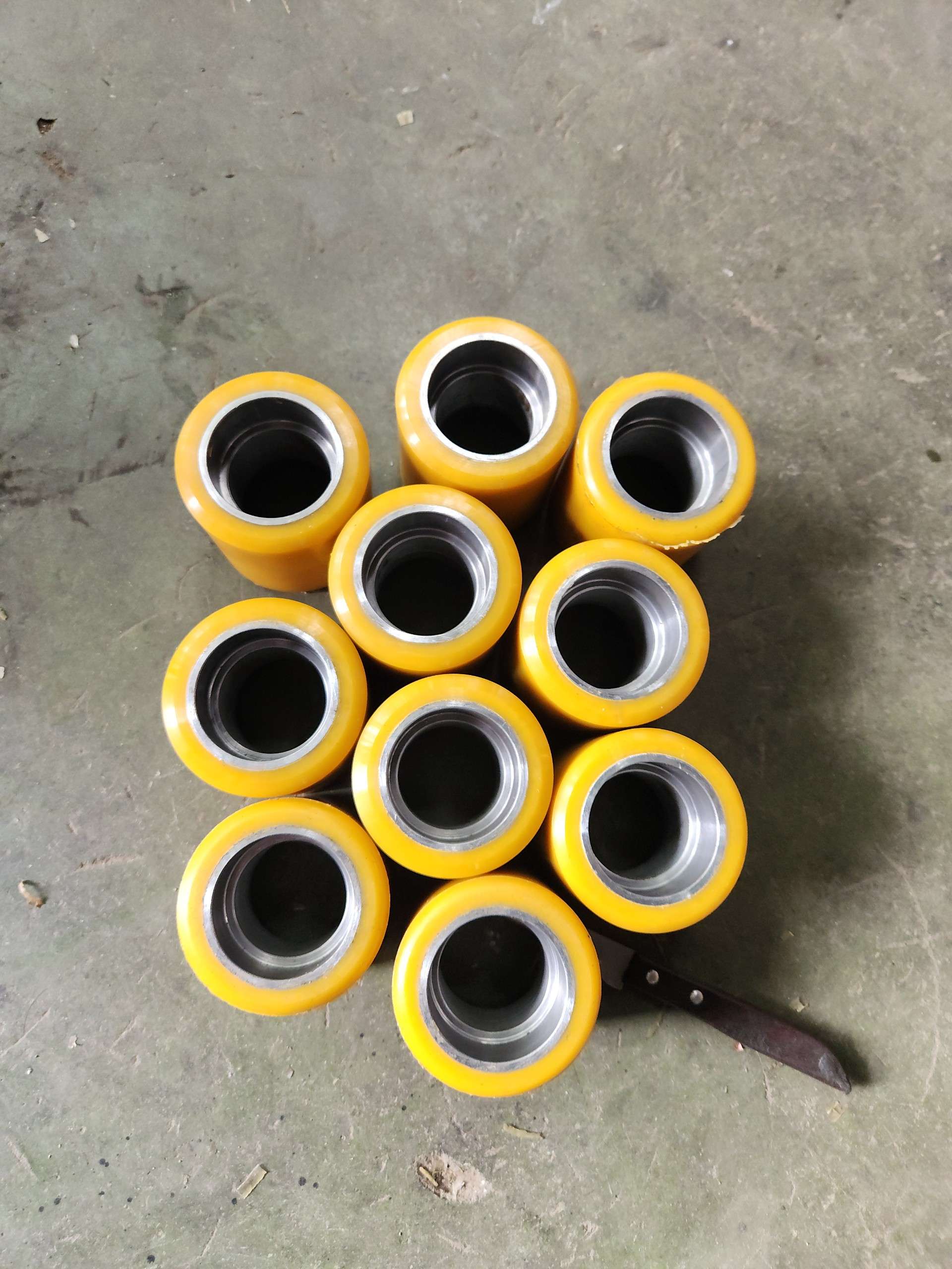 Tại sao xe nâng điện tiêu hao pin nhanh hơn bình thường? Kiểm tra bánh xe PU ngay 6 bánh xe nâng, bánh xe pu - sản phẩm tại mrpu.vn