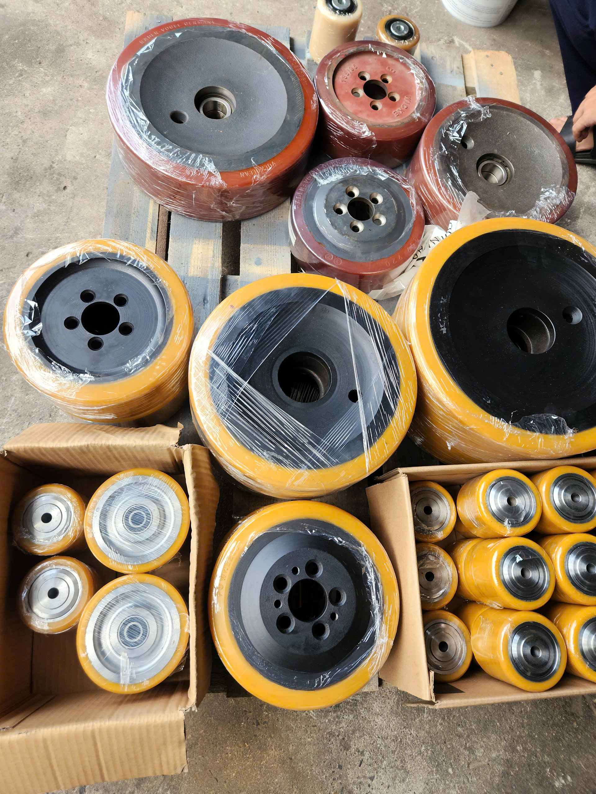 bánh xe nâng, bánh xe pu - sản phẩm tại mrpu.vn