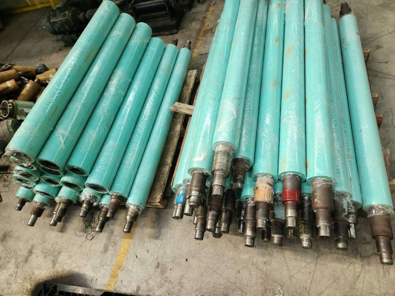 Trục lăn cao su trong ngành chế biến gỗ: Áp lực cán và độ đàn hồi cần đạt tiêu chuẩn nào? 4 trục cao su, rulo cao su - sản phẩm tại mrpu.vn