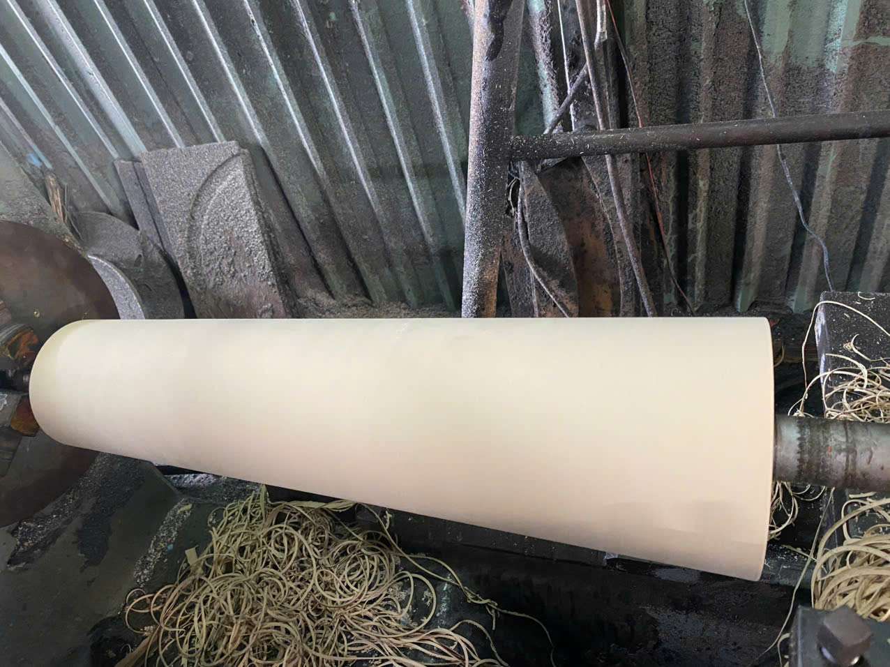 Trục lô cao su giá rẻ nhập khẩu và hàng sản xuất trong nước: Nên chọn loại nào? 6 trục cao su, rulo cao su - sản phẩm tại mrpu.vn