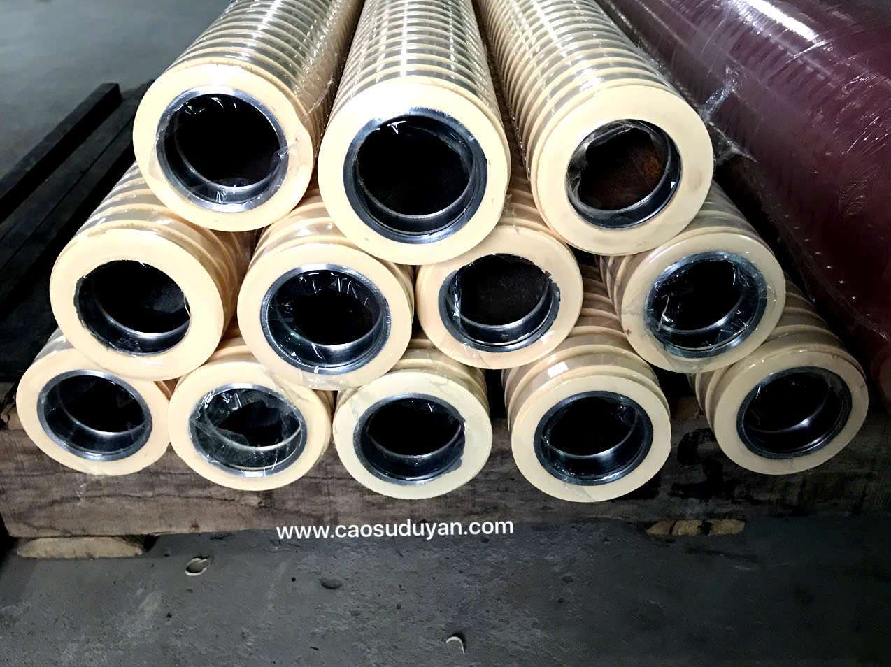 Con lăn băng tải cao su bị trượt tải liên tục: Chẩn đoán đúng bệnh trước khi thay linh kiện 5 con lăn cao su - sản phẩm tại mrpu.vn